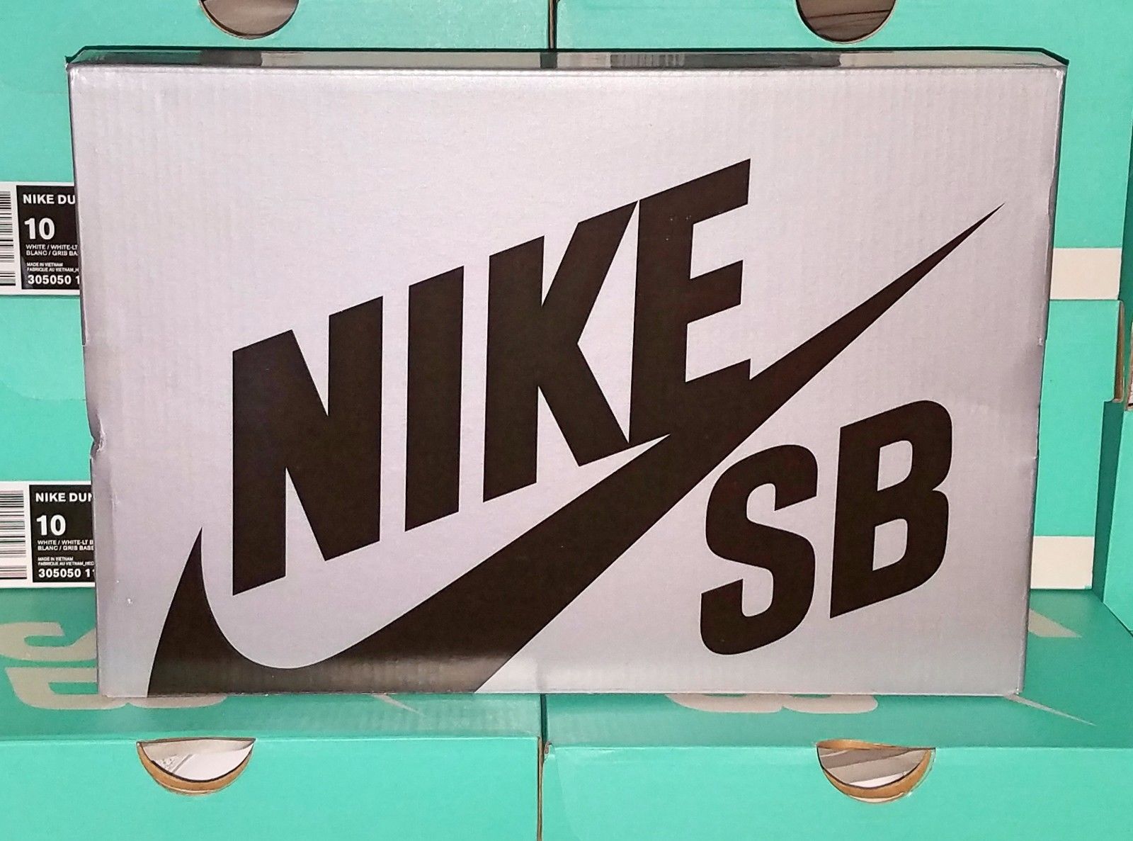 Nike SB Dunk Silver Box