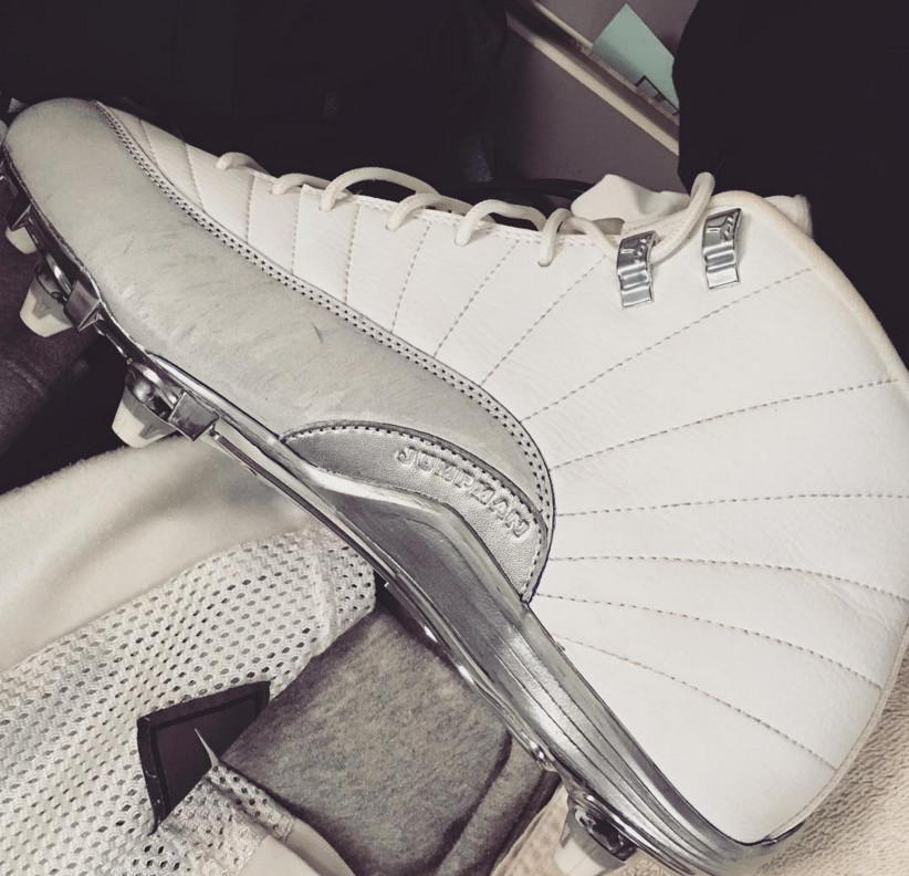 Dez Bryant Shows Off Exclusive Air Jordan 1s •