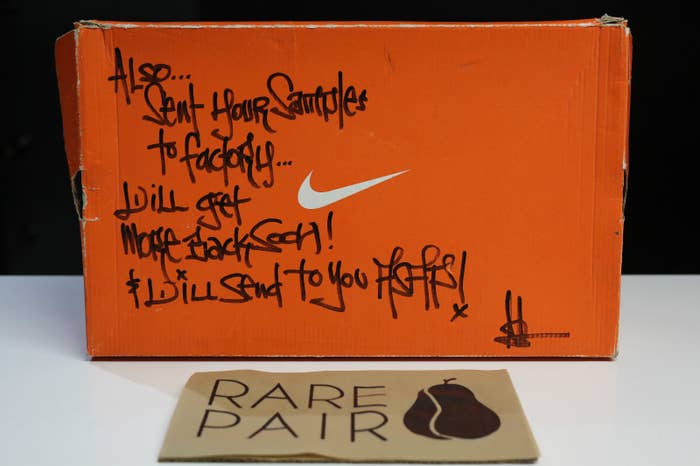 Nike Air Yeezy Kanye West Black/White Sample Pair Box