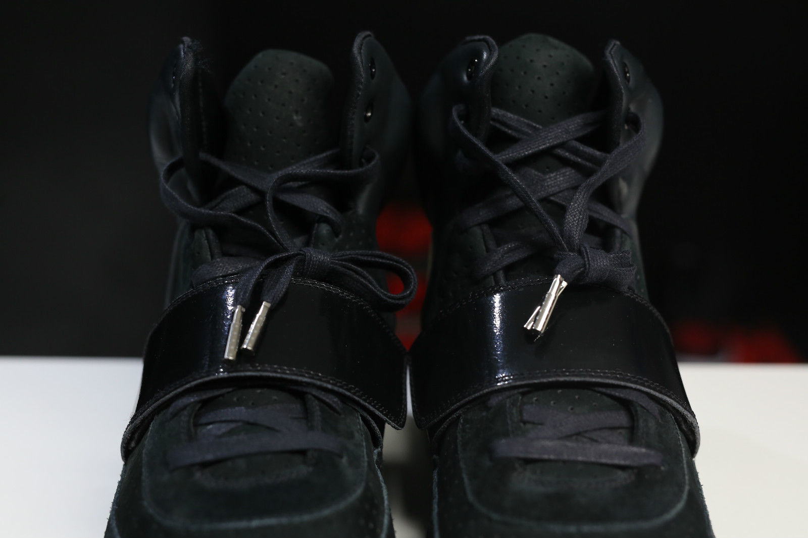 Nike Air Yeezy Kanye West Black/White Sample Pair Strap
