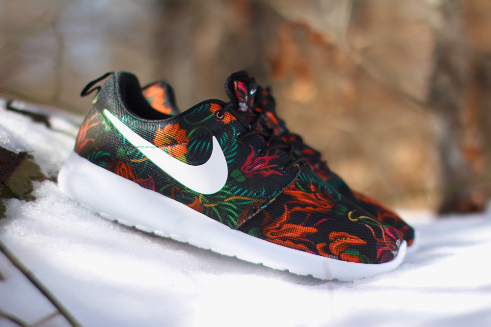 Nike roshe cheap run floral rouge