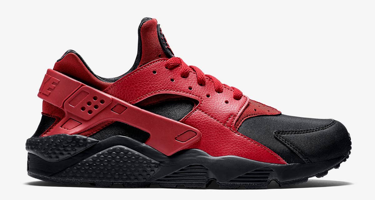 Nike Revisits Black and Red Huaraches a Year Later
