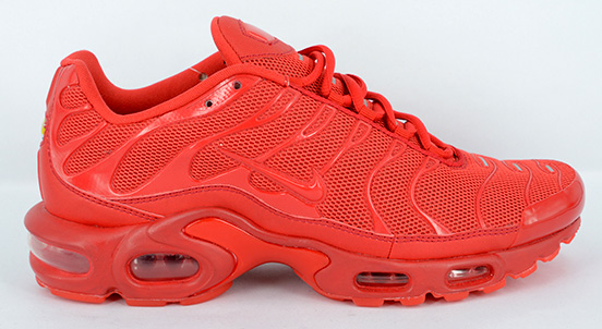 Red tns 2025 footlocker