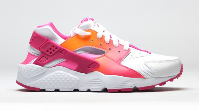 Nike air huarache white and outlet pink