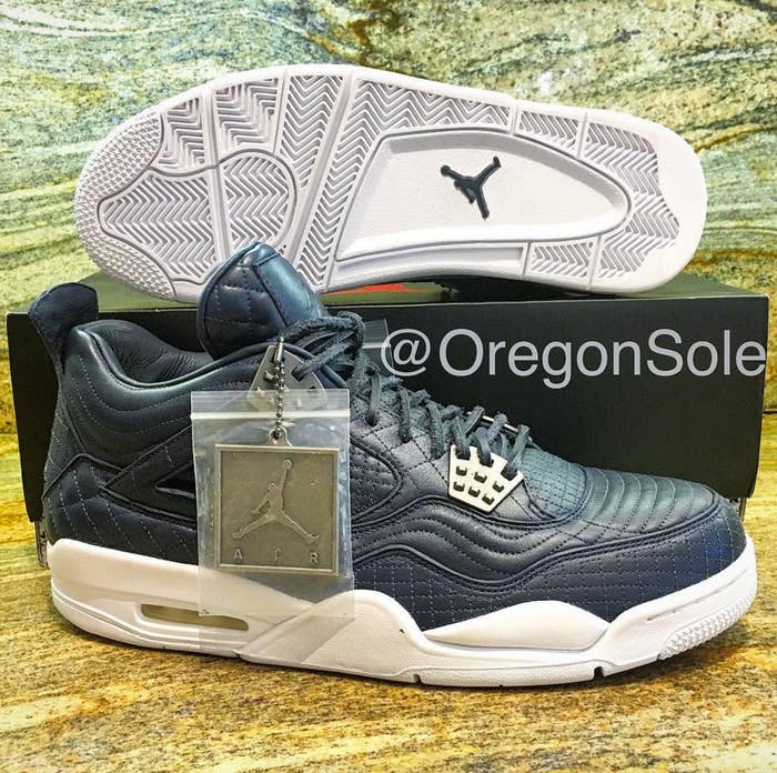350 000 jordan 4