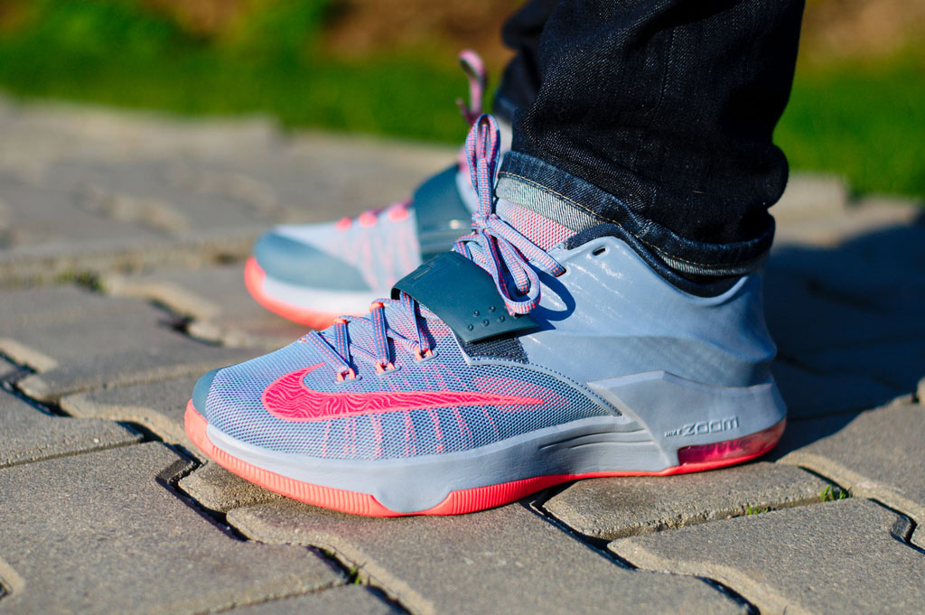 maras wearing the &#x27;Calm Before the Storm&#x27; Nike KD VII 7