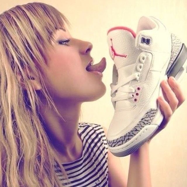Sneaker Licking: Air Jordan III 3 Cement