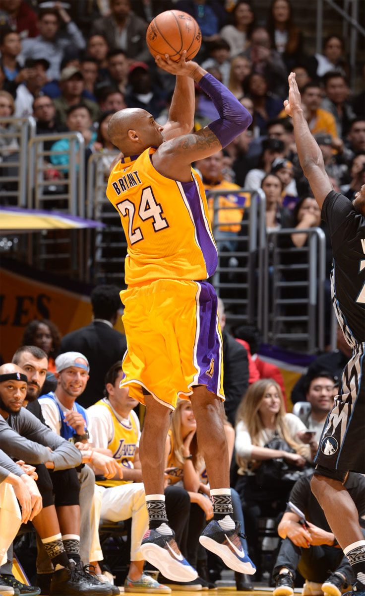 Kobe Bryant Scores 38 Points in the &#x27;BHM&#x27; Nike Kobe 11 (2)