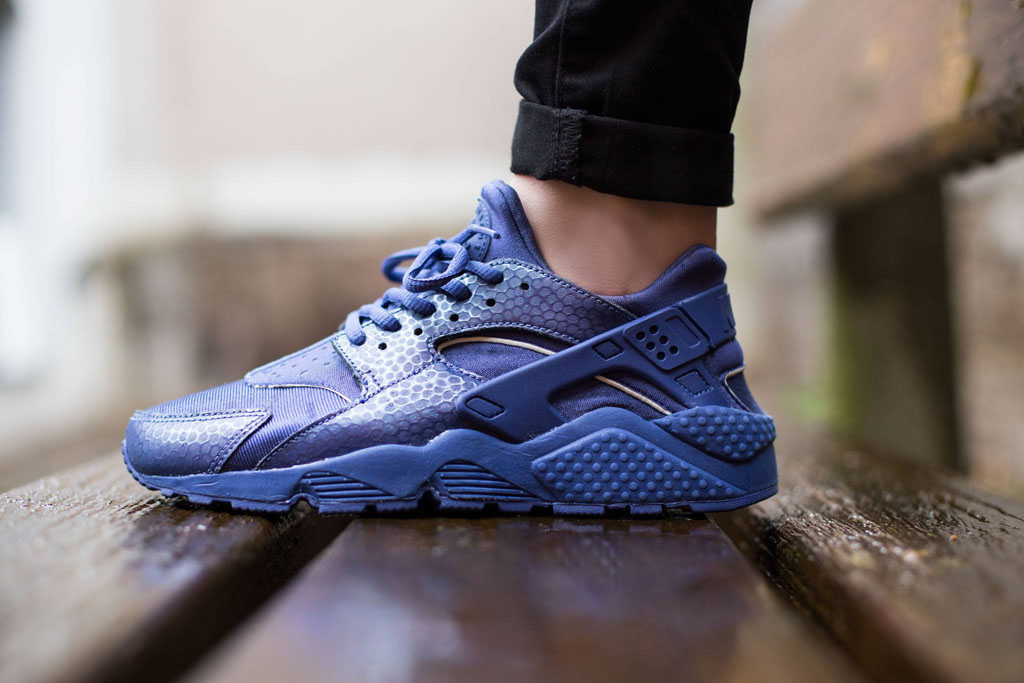 opladen nederlaag onderwerp A New Women's Nike Air Huarache Releases Out of the Blue | Complex