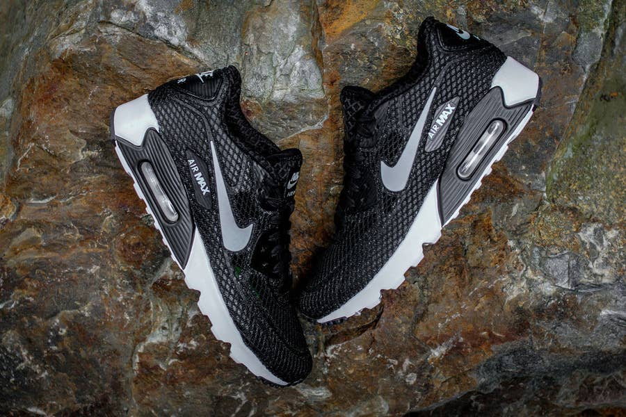 Nike Opens Up the Air Max 90