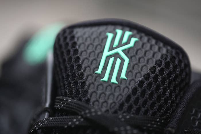 Nike Kyrie 1 Black/Green Glow 705277-001 (2)