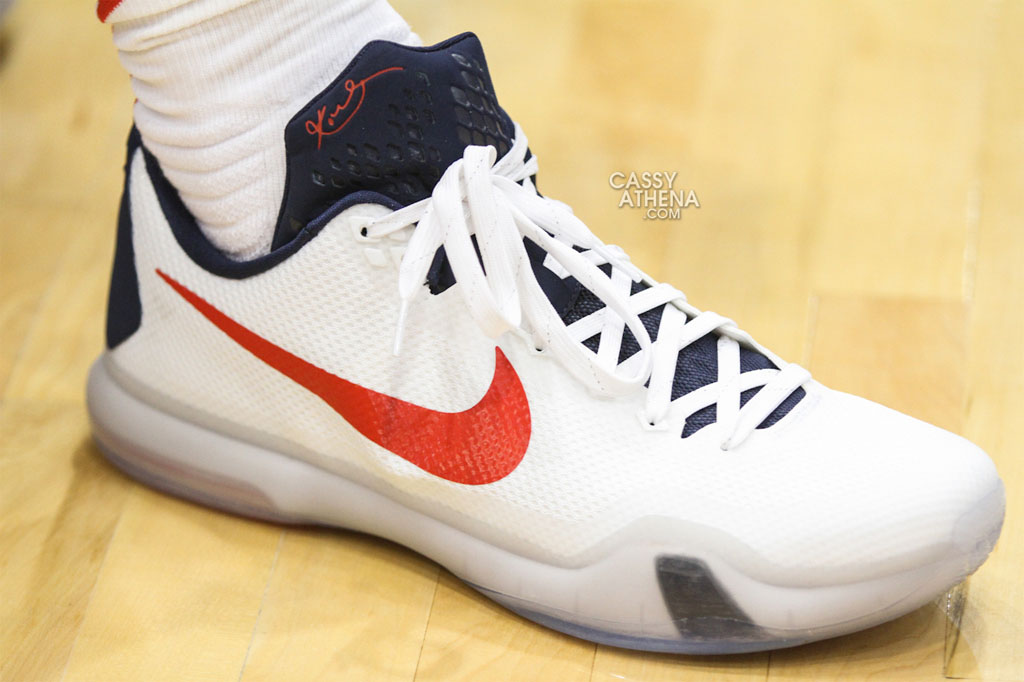Gordon Hayward wearing the &#x27;USA&#x27; Nike Kobe 10