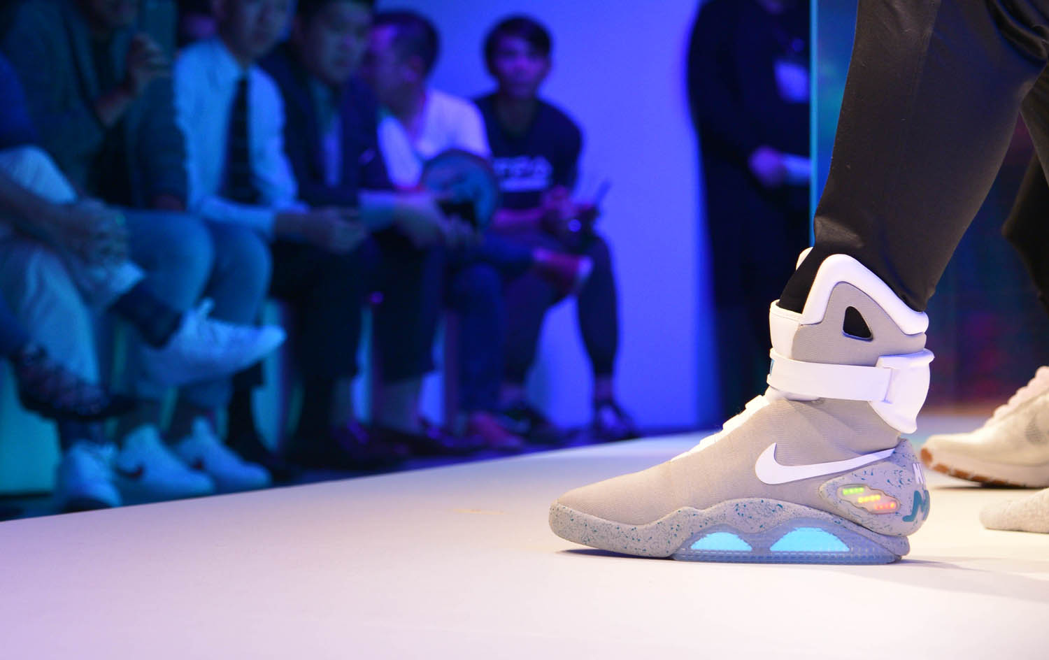 Sotheby's 'From the Archive' Auction Info: Signed Nike Mag and More –  Footwear News