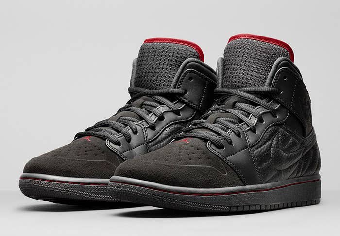 An Official Look at the 'Last Shot' Air Jordan 1 Retro '99 | Complex