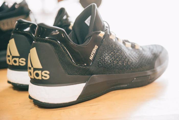 adidas Nations Crazylight Boost 2015 (2)