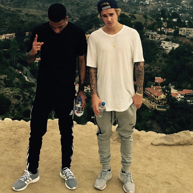 Justin Bieber wearing the Nike Roshe Run