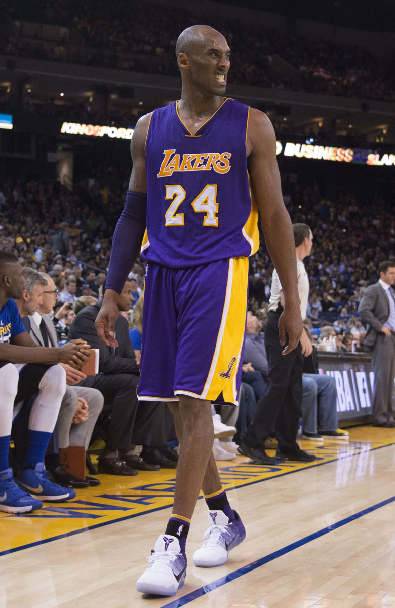 Kobe Bryant Wears &#x27;Lakers Home&#x27; Nike Kobe 11 (3)