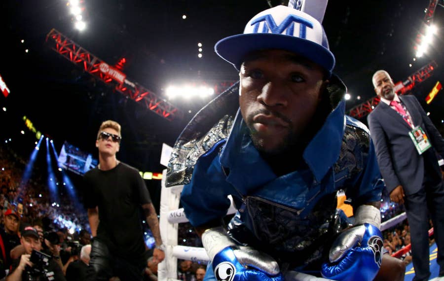 Floyd Mayweather Moves To 45-0 With Decision Over Canelo Alvarez