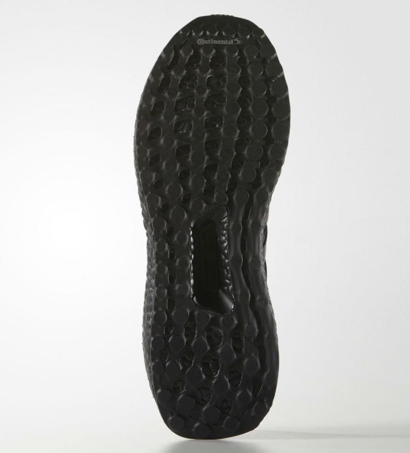 Black adidas Ultra Boost (3)