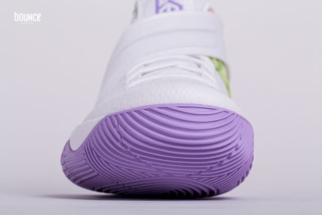 Easter Kyrie 2 820537-105 (10)