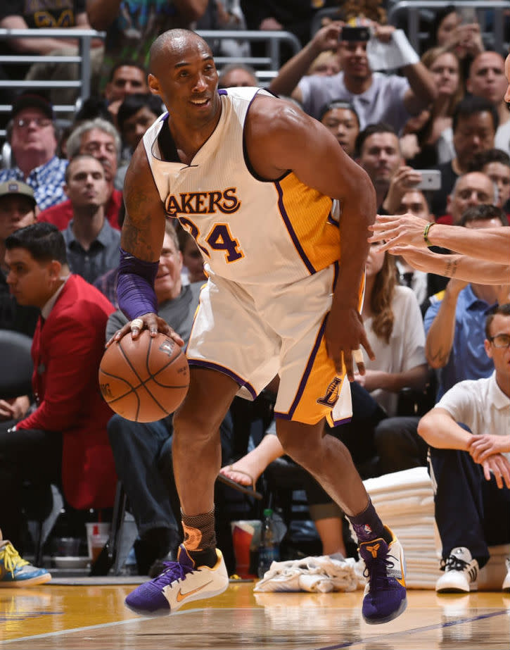 Kobe Bryant Wears &quot;Lakers&quot; Nike Kobe 11 PE in Upset Victory Over Warriors (3)