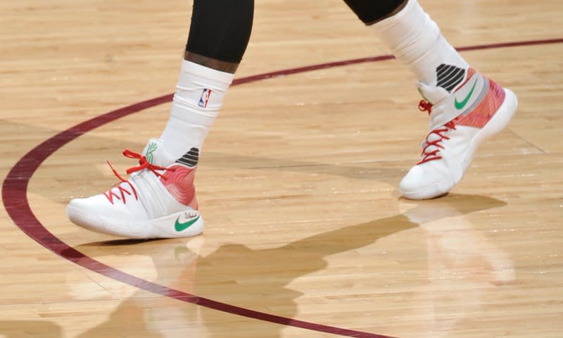 Kyrie 2 cheap low on feet