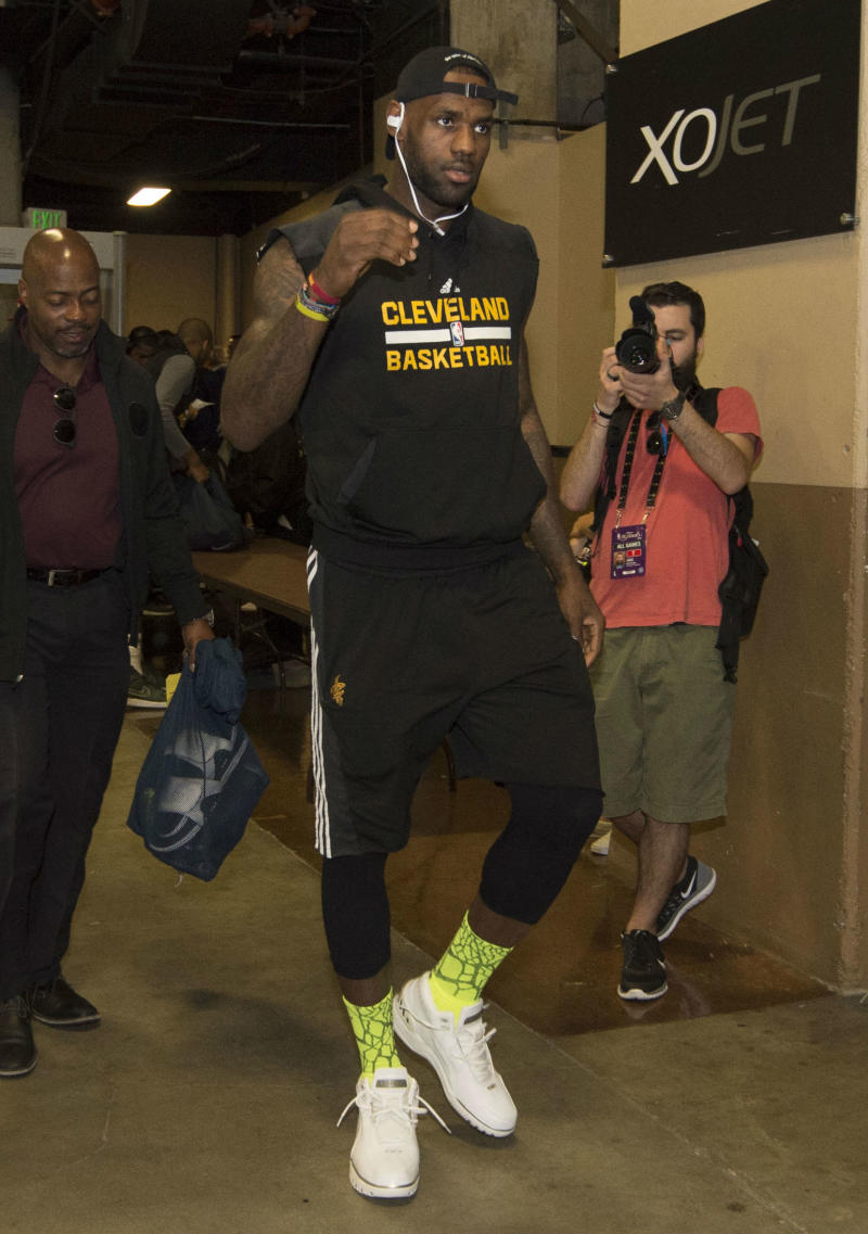 LeBron James Brought His Rookie Sneakers to the NBA Finals (3)