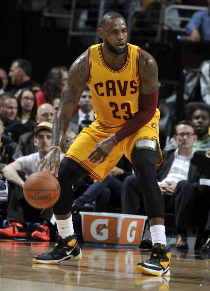 LeBron James Becomes 12th All-time Leading Scorer in the Nike LeBron 13 (2)