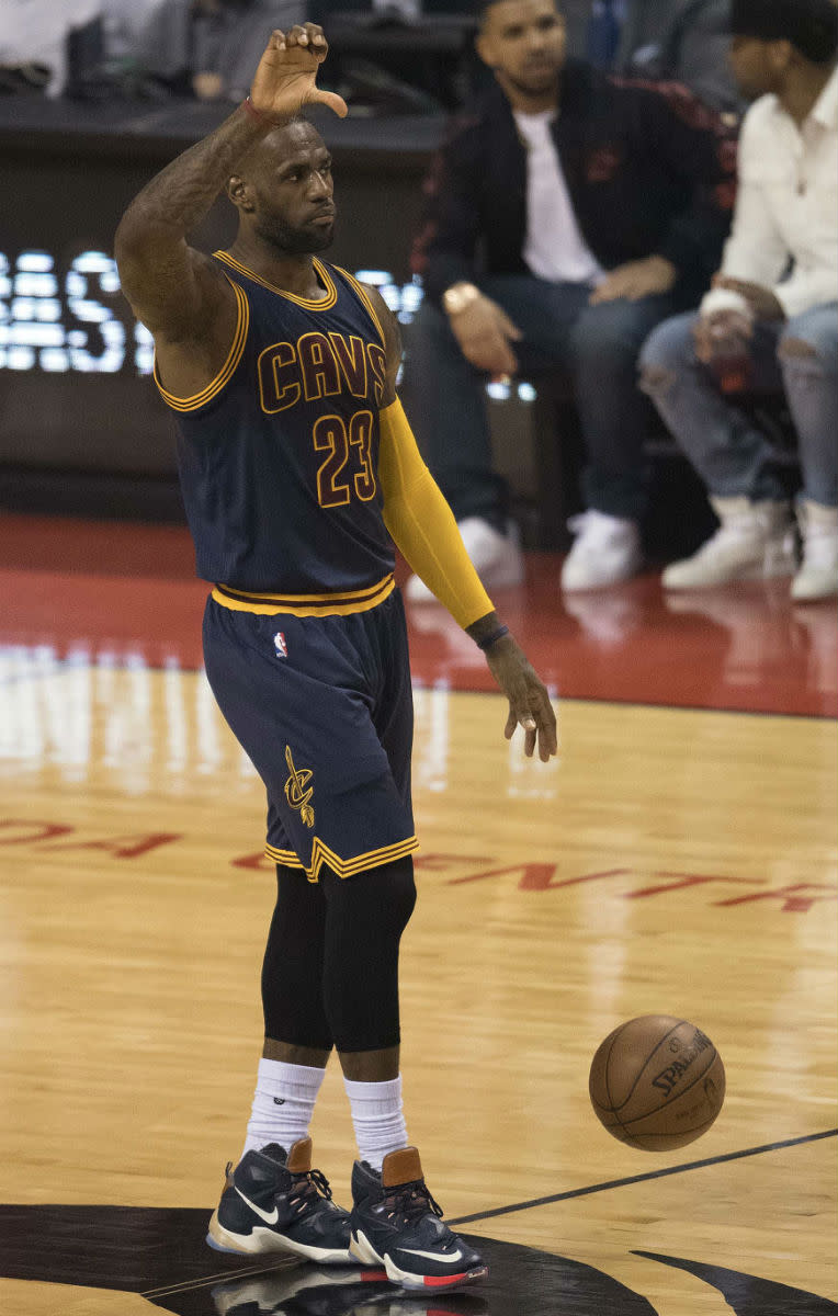LeBron James Wearing the &quot;LuxBron&quot; Nike LeBron 13 (3)