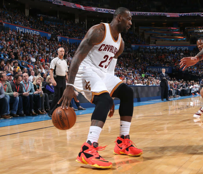 Solewatch: Lebron James Helps Cavs Dominate Thunder In Nike Lebron 13 Pe |  Complex