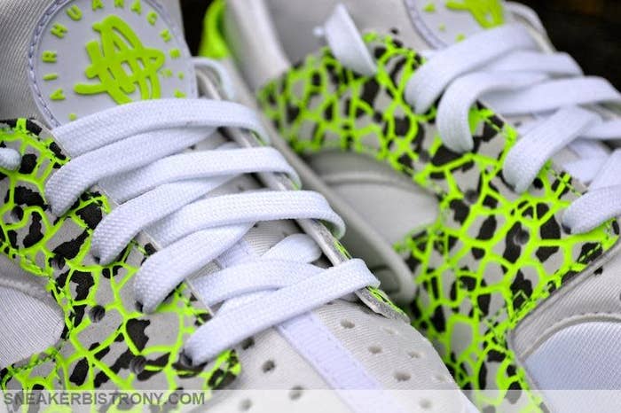 Nike Air Huarache Women&#x27;s White/Ghost Green (2)