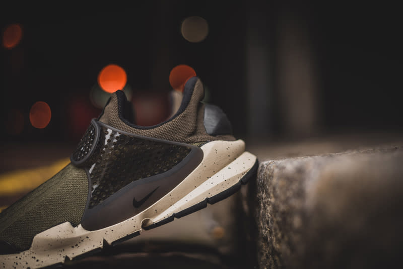 Nike sock 2024 dart cargo khaki