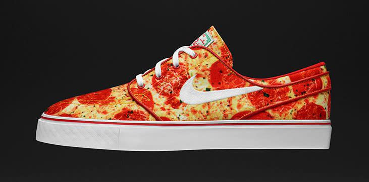 rutina mecanismo Documento You Can Buy Nike's Pizza Shoe This Week | Complex