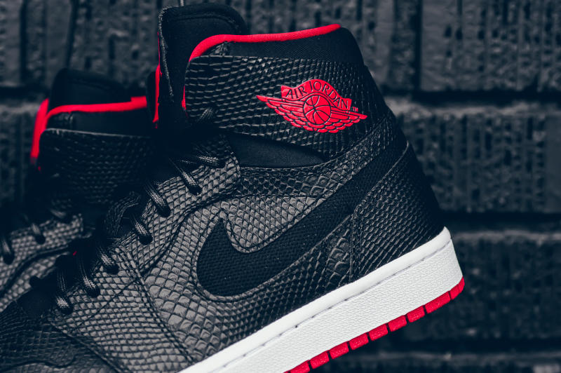 Snakeskin Jordan 1 Black Red (9)