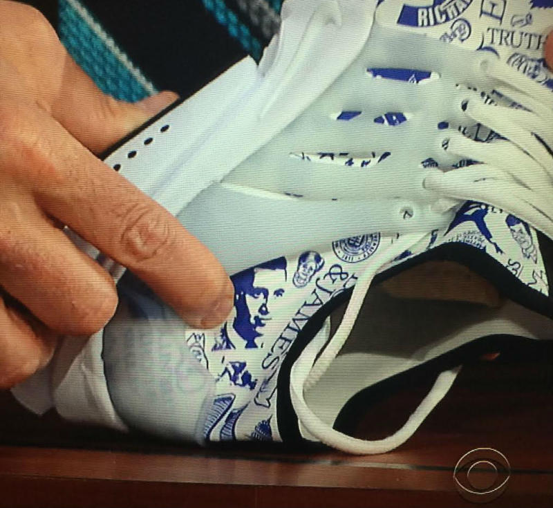 Phil Knight Gave Stephen Colbert A Very Personal Pair of Nike Sneakers (3)