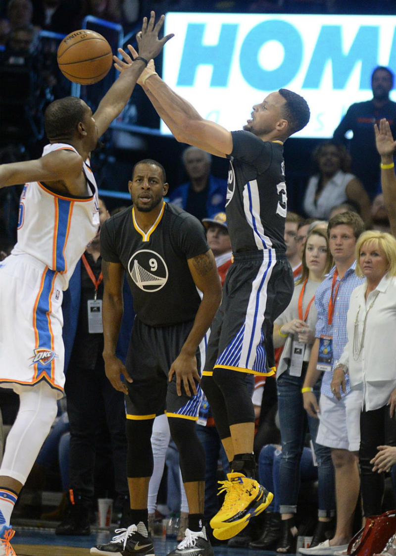 Stephen Curry Hits Game-Winner Against OKC in Yellow Under Armour Curry Two PE (1)