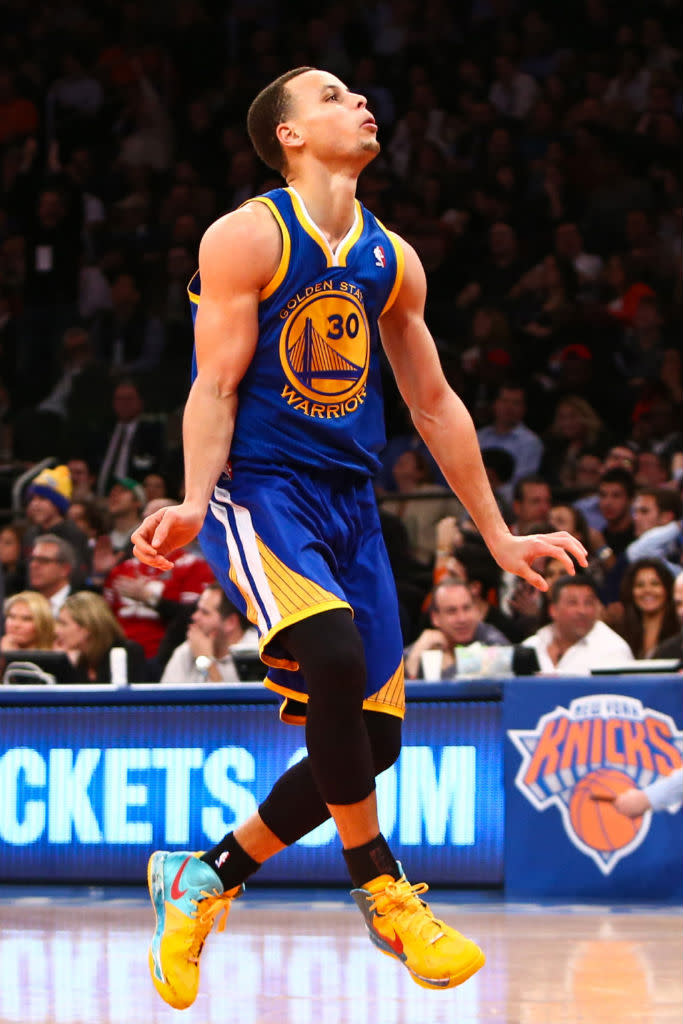 Stephen Curry Scores 54 Points Against the New York Knicks in a Nike Hyperfuse 2012 PE
