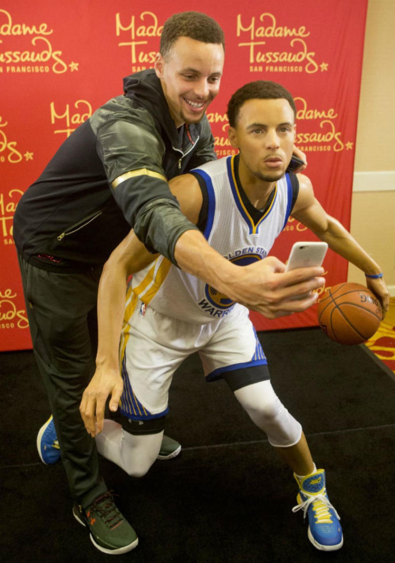 Stephen Curry Wax Statue Sneakers (3)