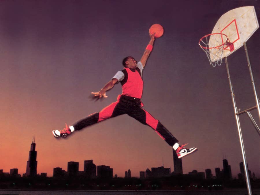 Basketball poster: Michael Jordan at the dunk