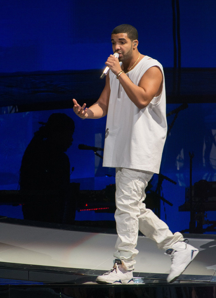Drake Wearing &#x27;Orlando&#x27; Air Jordan 7 VII (11)