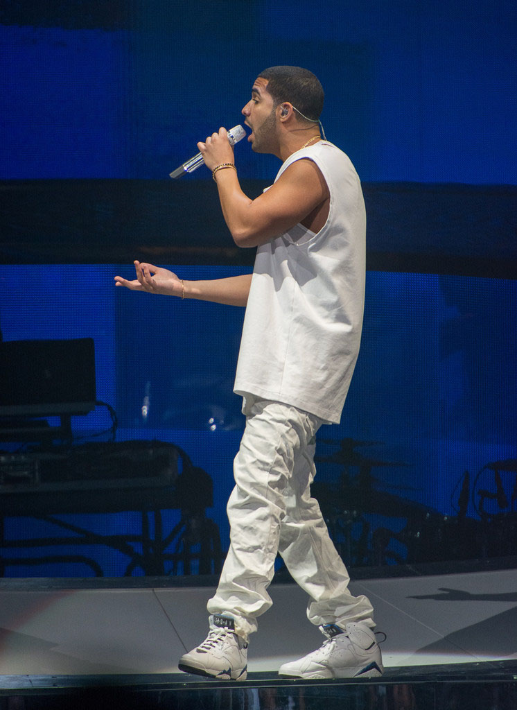 Drake Wearing &#x27;Orlando&#x27; Air Jordan 7 VII (7)