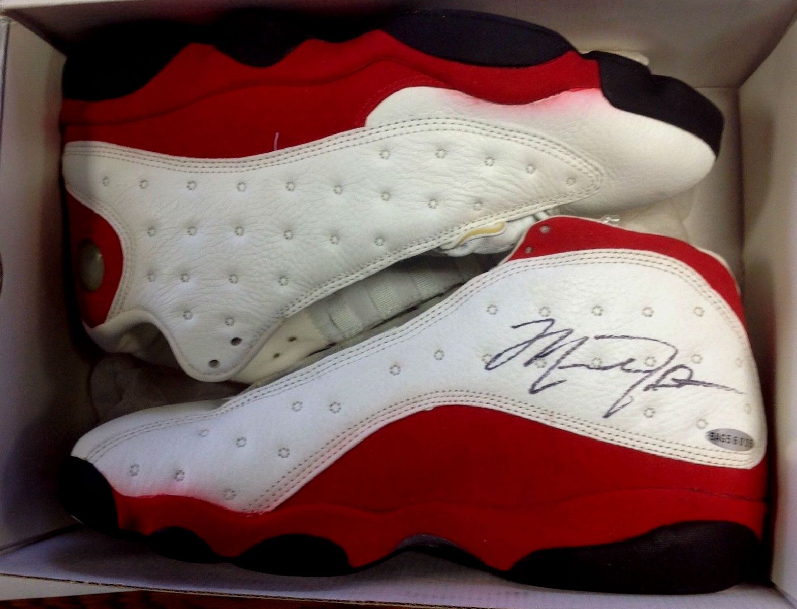 Air Jordan 13 White/True Red Autographed by Michael Jordan (1998)