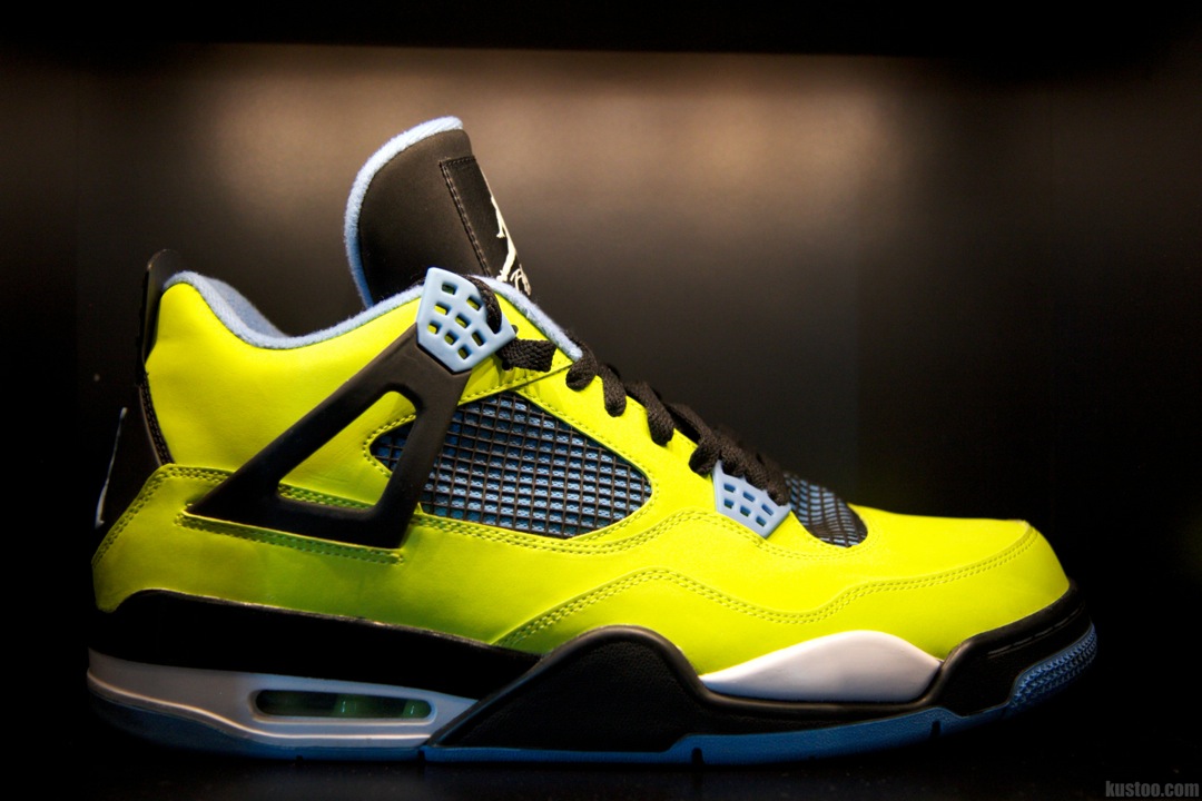 Volt 4. Nike Air Jordan 4 Yellow. Nike Air Jordan 4 желтые. Nike Jordan 4 Green.