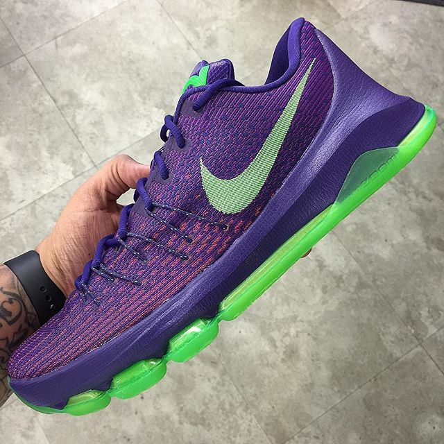 KD 8 Suit