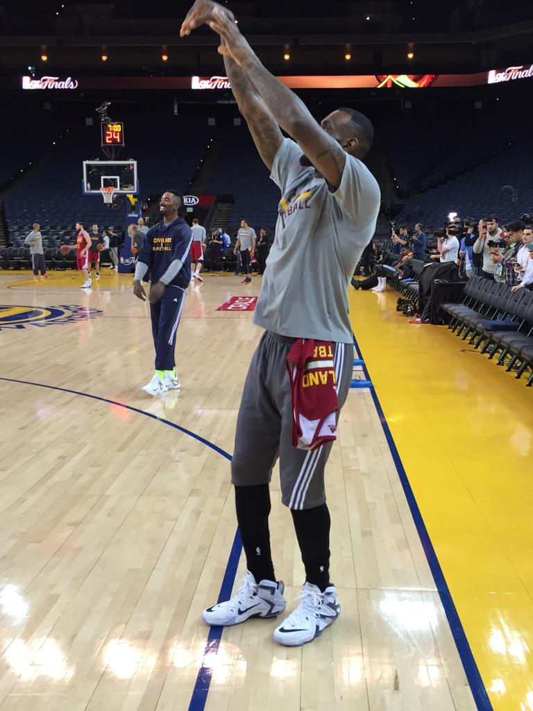 Lebron wearing lebron soldier clearance 12