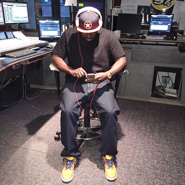 DJ Funk Flex wearing the &#x27;Houston Astros&#x27; Nike Air Force 1 Low