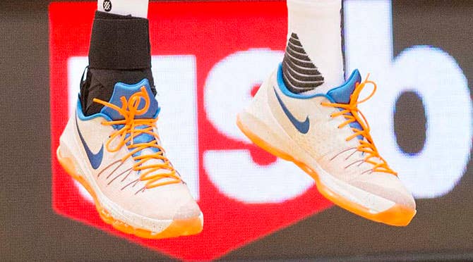 Kevin Durant wearing the &#x27;OKC&#x27; Nike KD 8 (4)