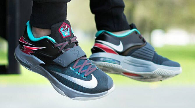 See How the Nike KD 7 'Thunder Bolt' Looks On-Feet | Complex