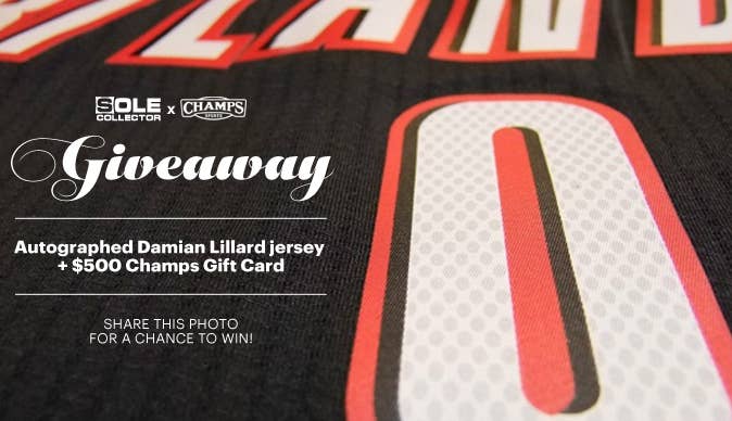 Dame Lillard Autographed Jersey Giveaway (1)