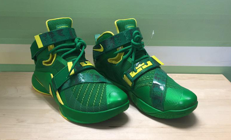 Oregon cheap ducks lebrons